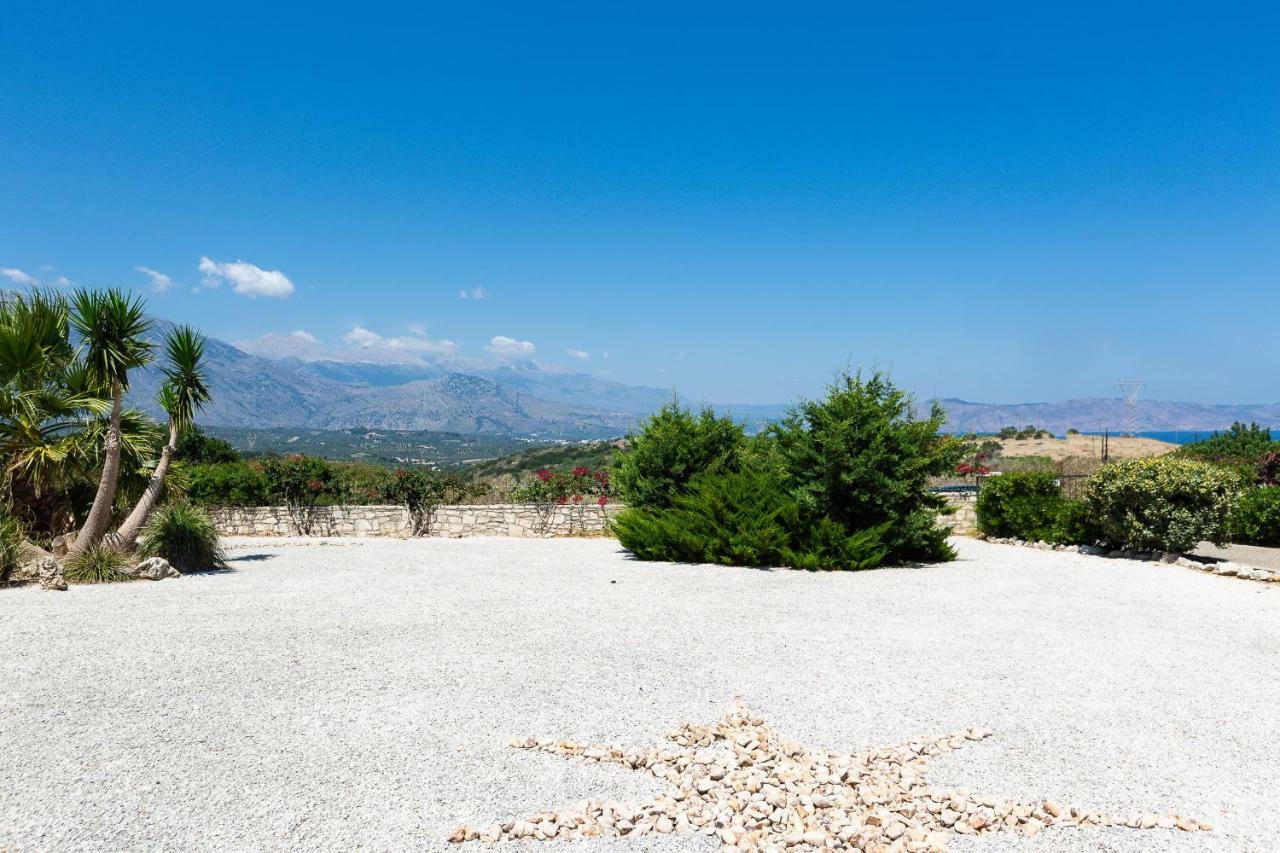 Villa Ypsilon Karotí Exterior foto